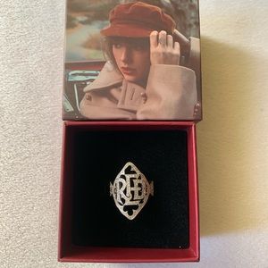 Taylor Swift Red Ring